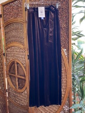 NWT Cider Chocolate Brown Velvet Pants Wide Legs, Belt and Side Pockets Size XS